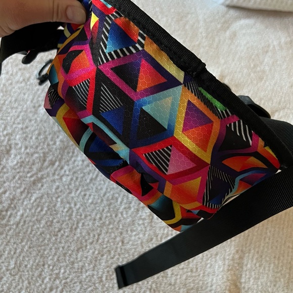 EDC Vibrant Multicolor Geometric Camelback - Picture 5 of 5